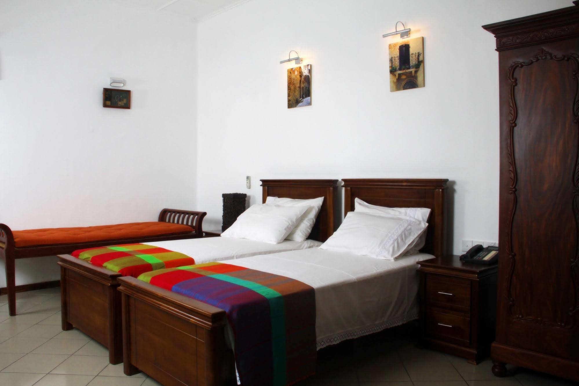 Lodge 19 Negombo Exterior foto